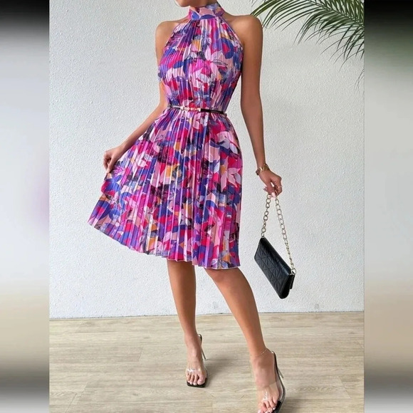 Ladies' Printed Cold Shoulder Dress With Pleated Detailing - Picture 5 of 5